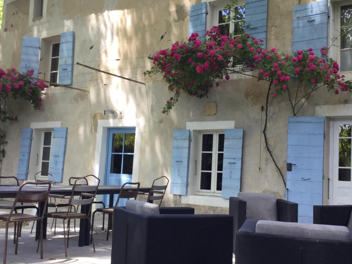مبيت وإفطار LʼIsle-sur-la-Sorgue Montjoia المظهر الخارجي الصورة