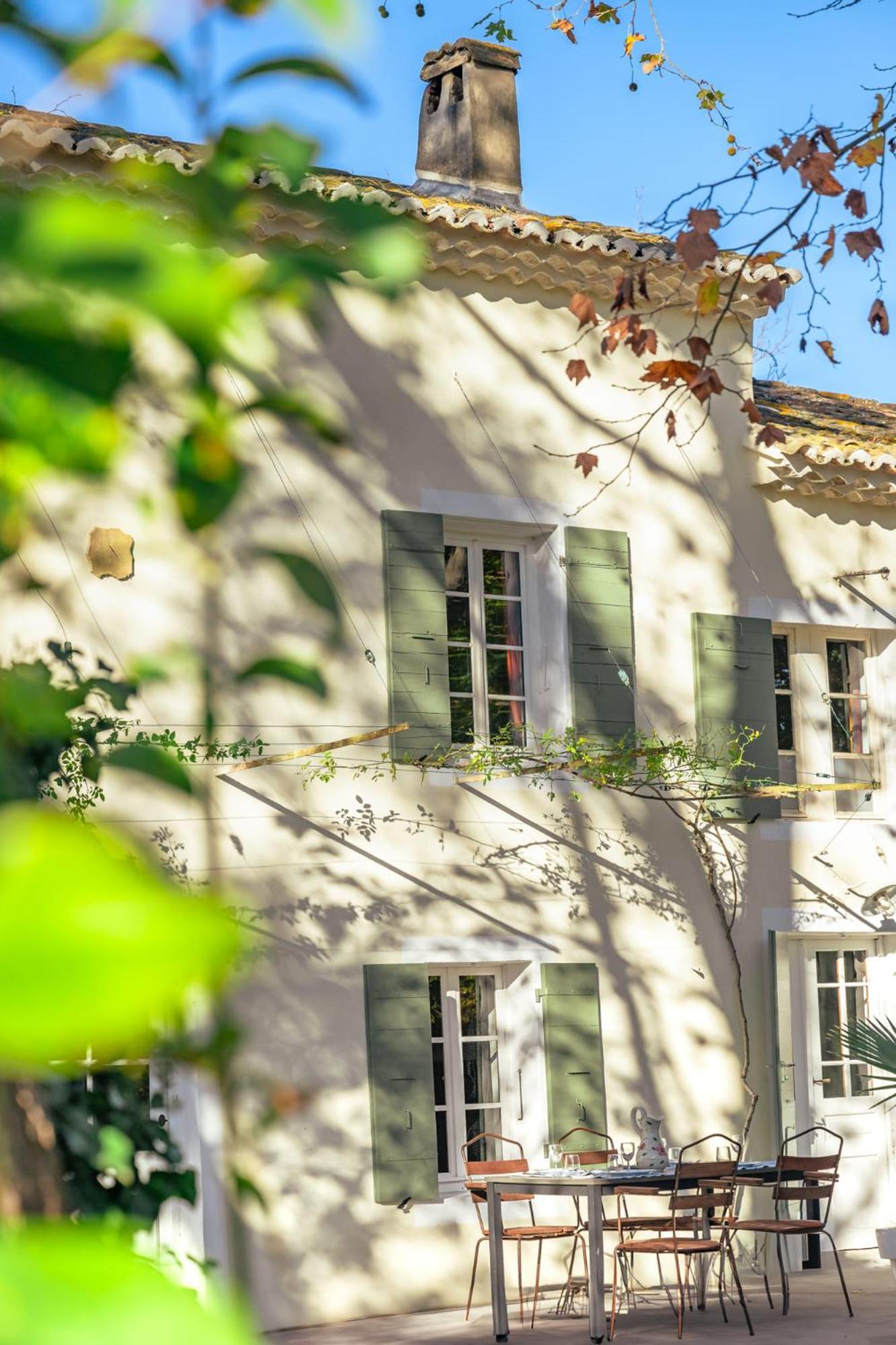 مبيت وإفطار LʼIsle-sur-la-Sorgue Montjoia المظهر الخارجي الصورة