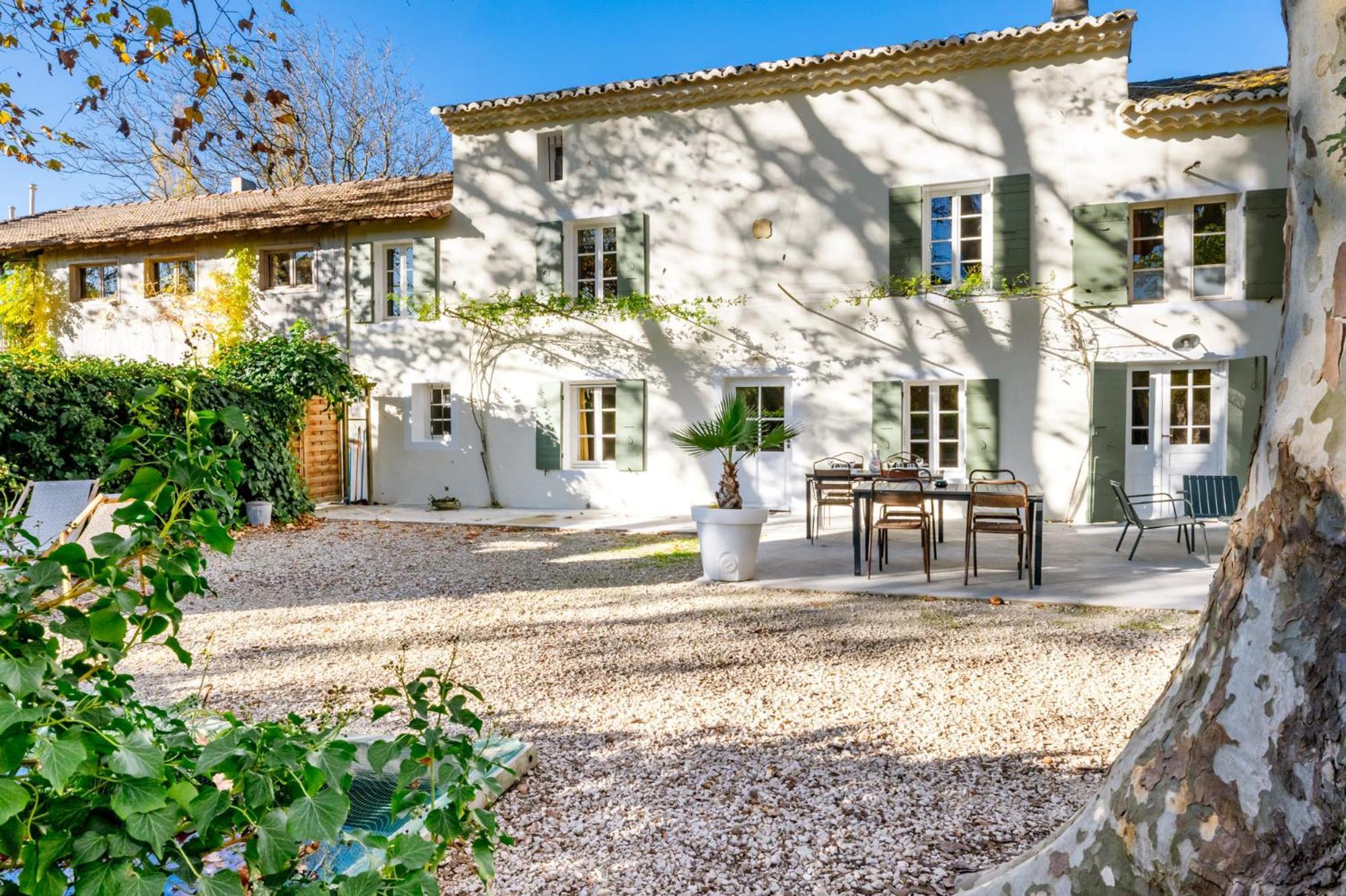 مبيت وإفطار LʼIsle-sur-la-Sorgue Montjoia المظهر الخارجي الصورة
